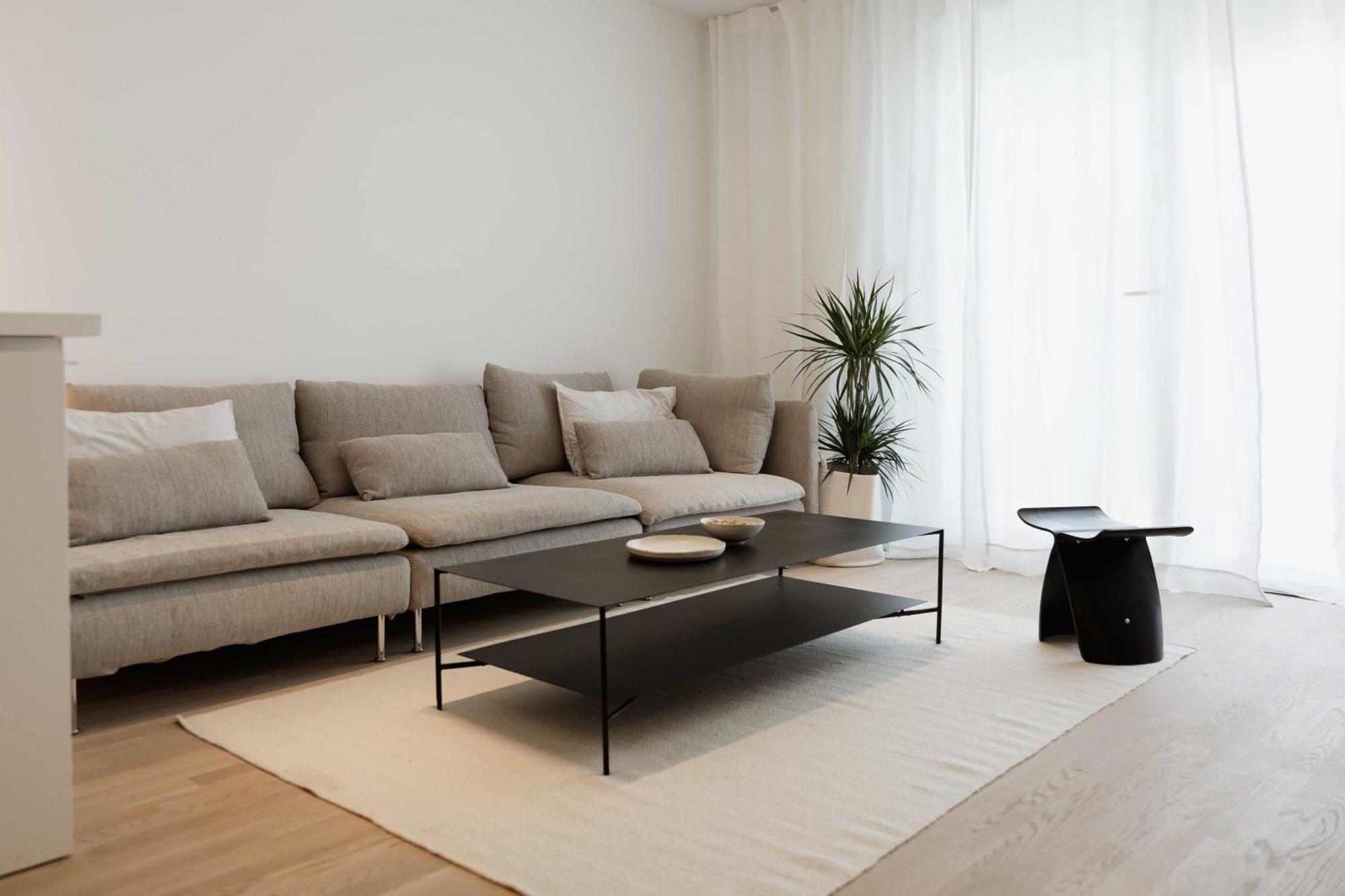 Minimalist Haven With Balcony And Garage Parking Place Split